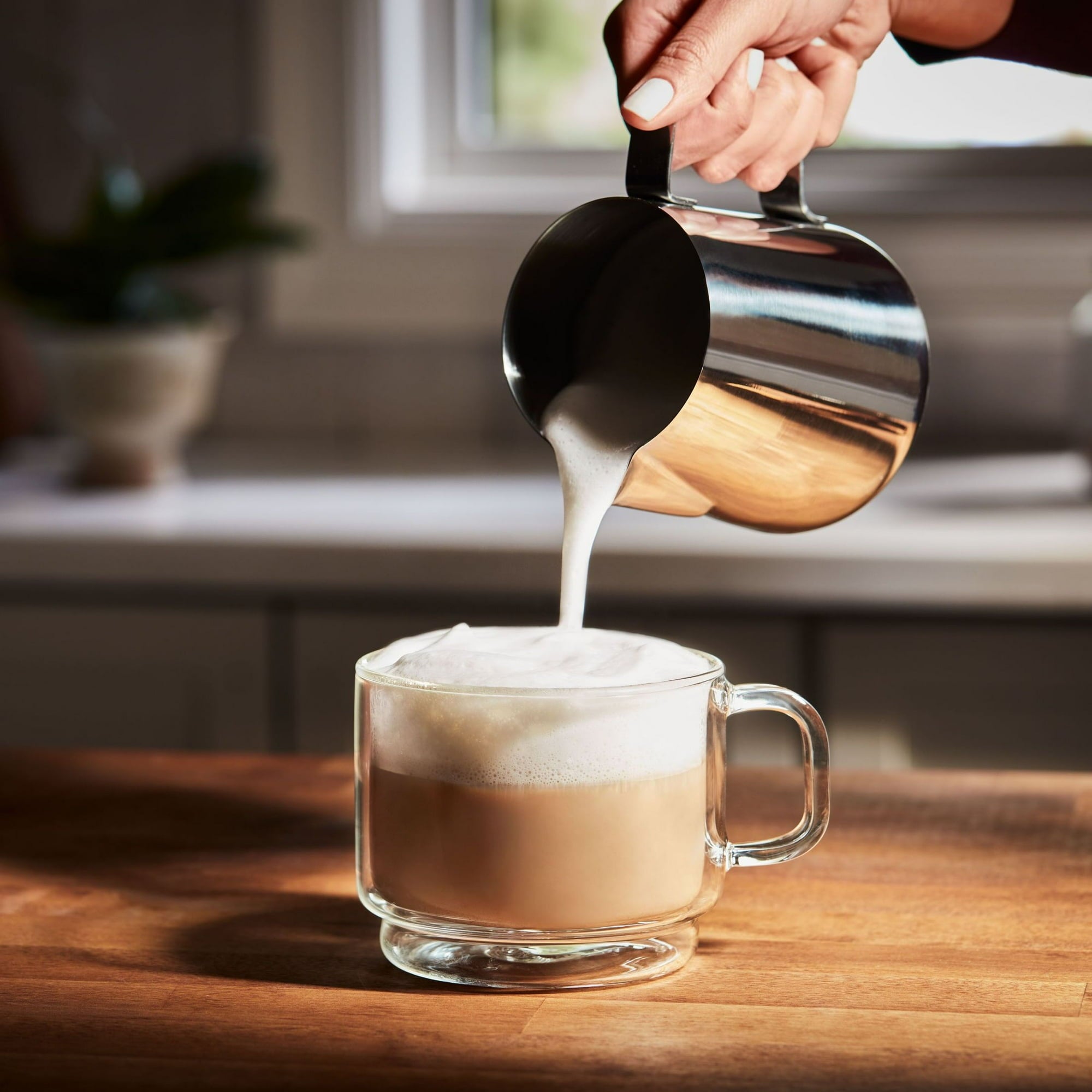 Folgers Classic Roast Ground Coffee, Medium Roast, 25.9 oz Canister